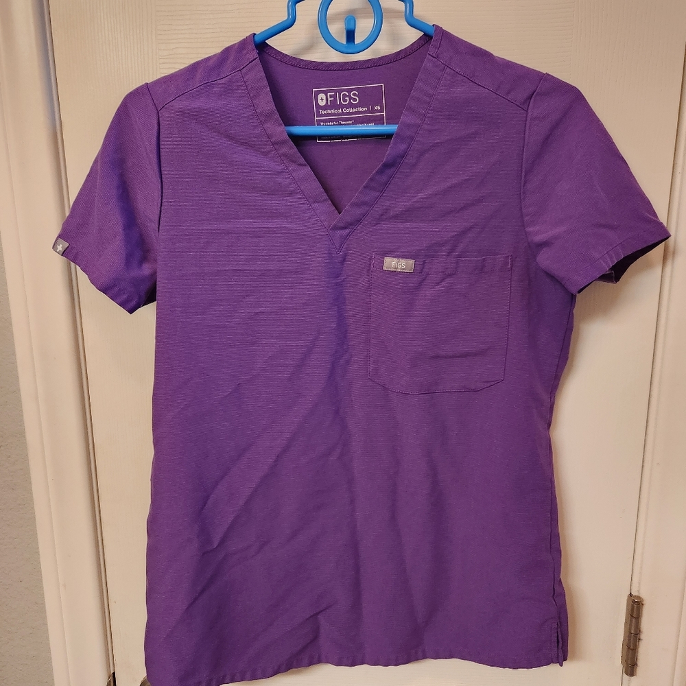 Figs purple top size xs 💜